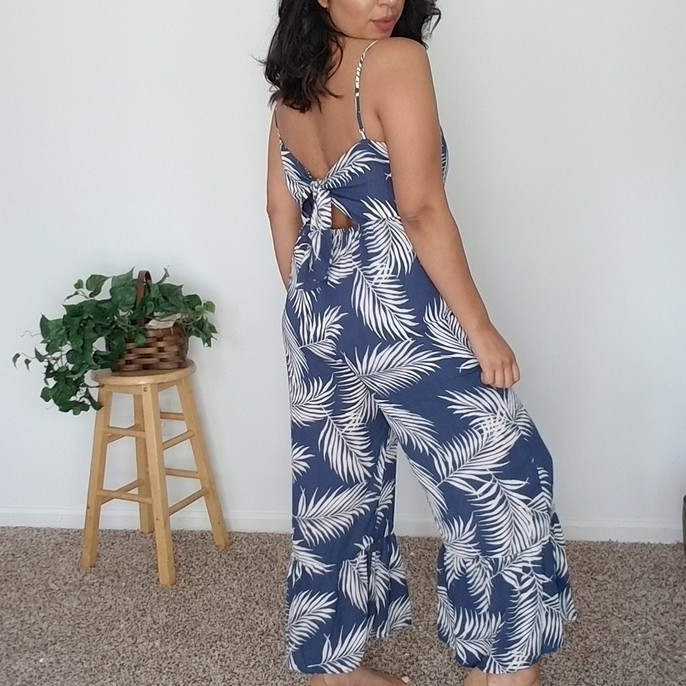 PALMTRESS BLUE PRINT TIE BACK JUMPSUIT - Picture 2 of 12